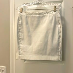 EUC Banana Republic White shirt skirt scallop design size 6